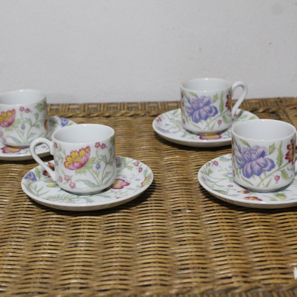 Toscany Avignon Demitasse Cup and Saucer. Set of 4. In Box.